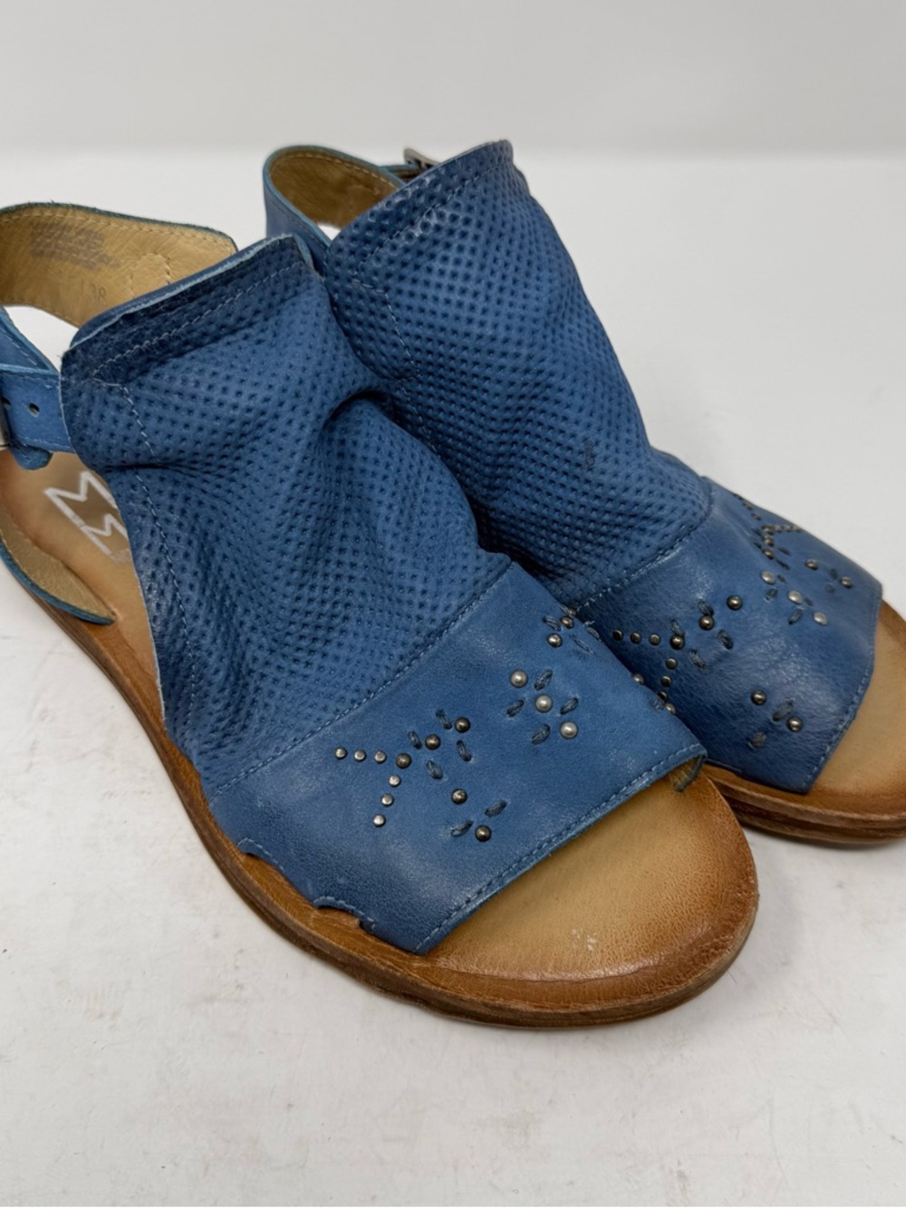 listing-status-banner